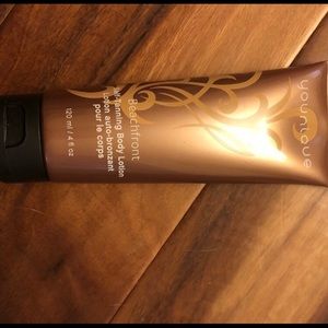 Younique self tanning lotion